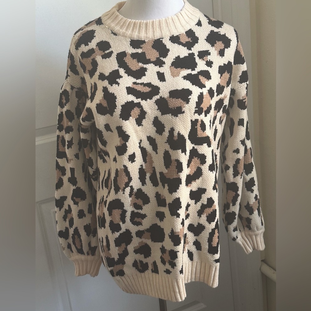 NWT leopard print sweater from Pink Lily